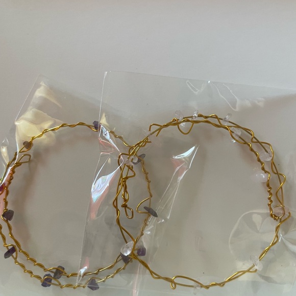 New Bracelet Bundle ❤️🔥$5❤️🔥 Amethyst and quartz - Picture 2 of 3